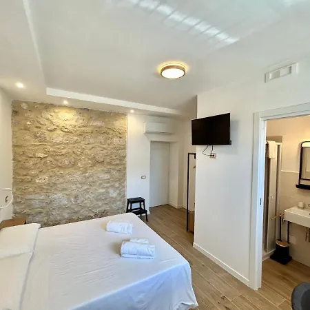 فندق مبيت وإفطار Sul Mare - Un Letto Ideale سبرلونغا